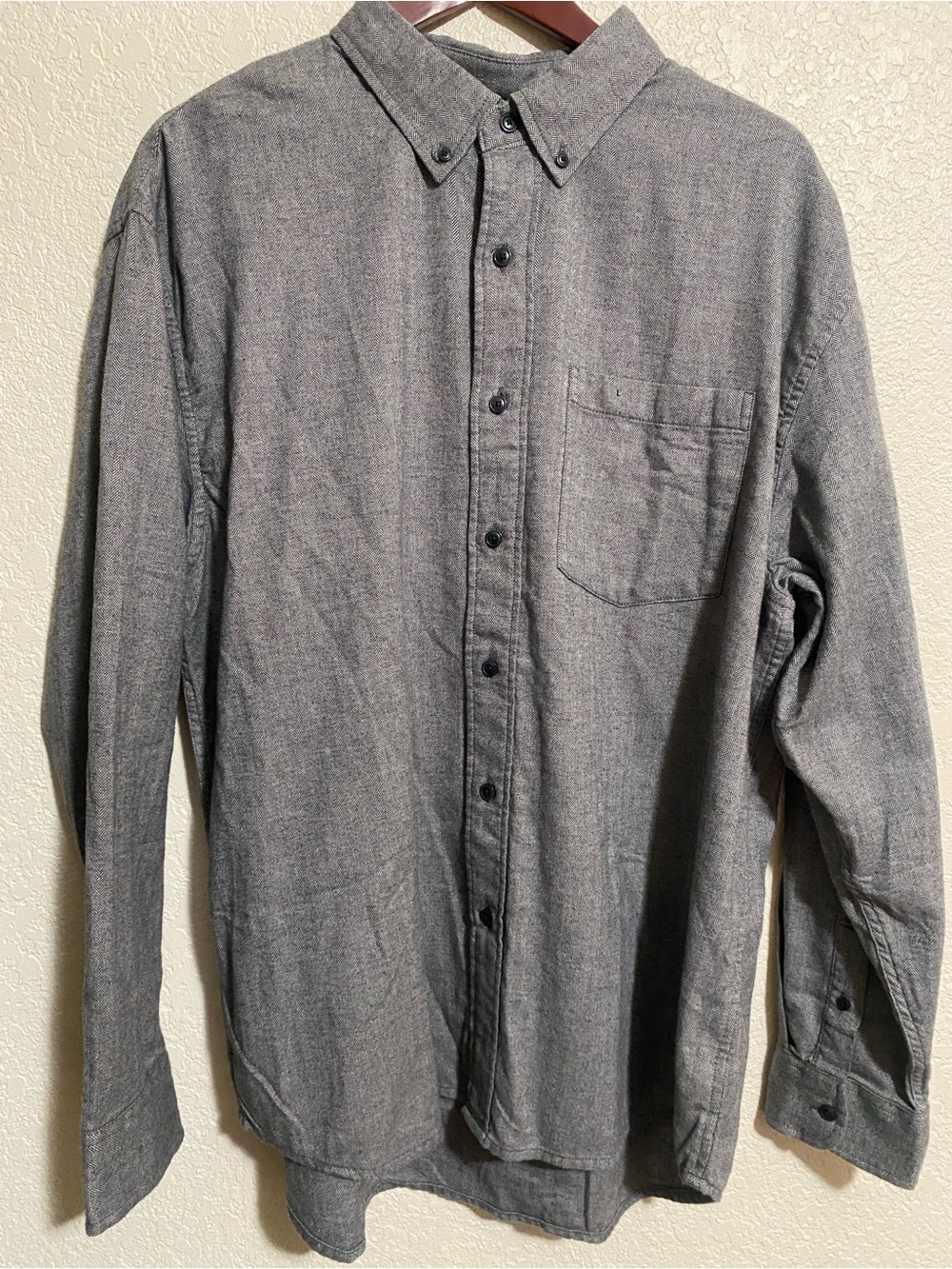 NWT American Eagle Men's Relaxed Fit Herringbone Button Down Shirt Gray Large